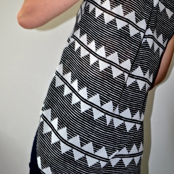 H&M Aztec Sleeveless Blouse - Picture 2 of 3